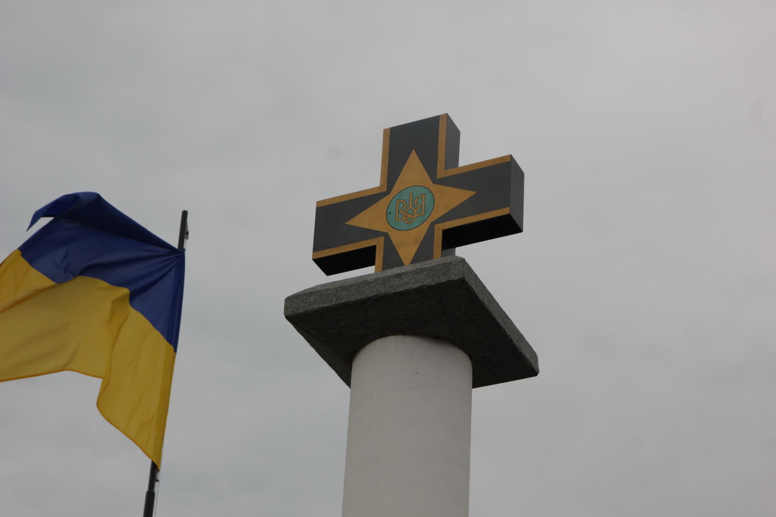 Под Одессой открыли мемориал в честь УНР
