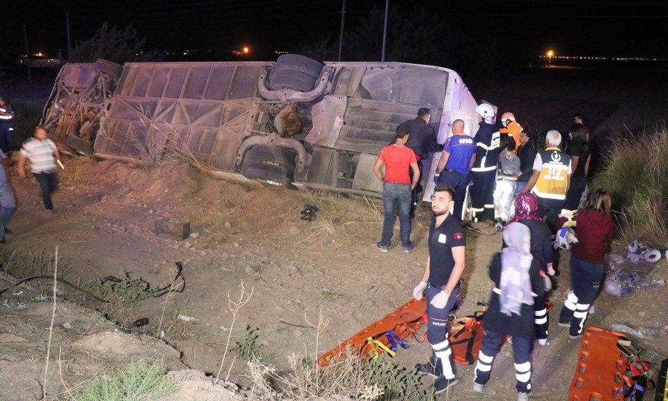 В Турции перевернулся автобус: шесть погибших, десятки раненых