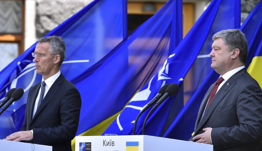 В НАТО отреагировали на планы Украины по изменениям в Конституцию