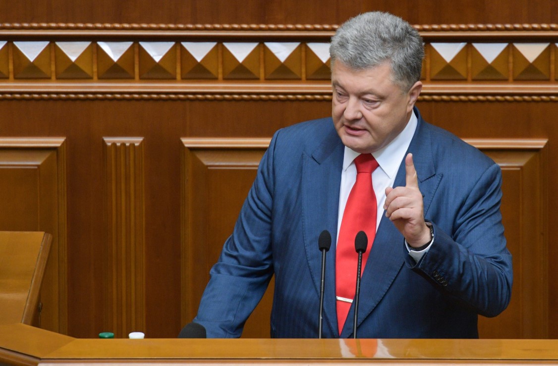 Порошенко поддерживает принятие закона об «агентах Кремля»
