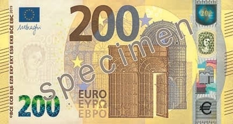 Европейский центробанк показал новые 100 и 200 евро