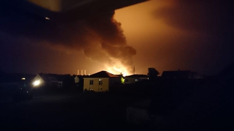 В Баварии после взрыва загорелся нефтеперерабатывающий завод