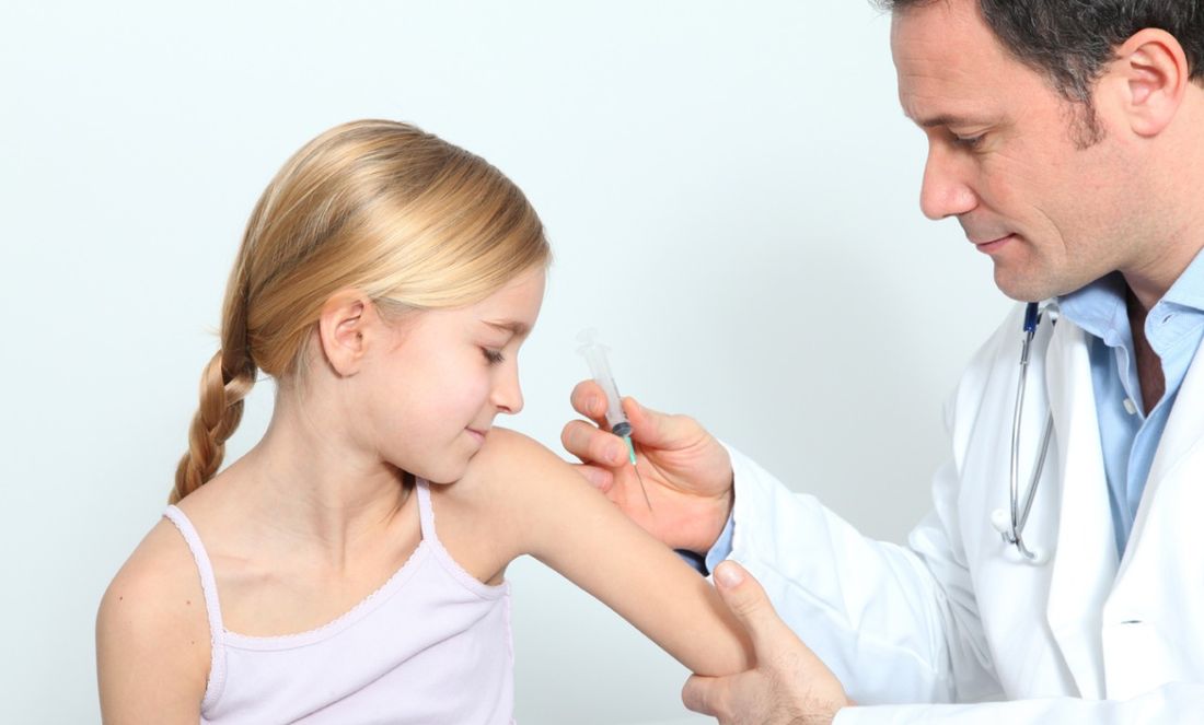Минздрав запретил детям без прививок посещать детсады и школы