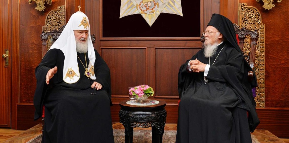 «Не говорил по-братски»: Патриарх Кирилл рассказал о встрече с Варфоломеем