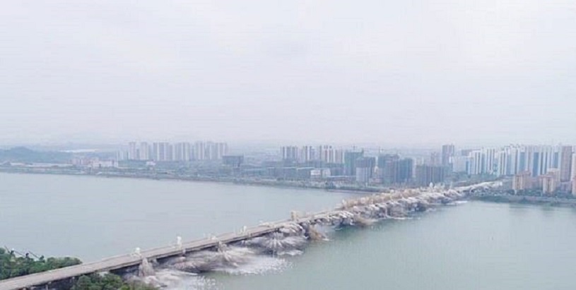Видео: В Китае взорвали мост длиной 1,5 км