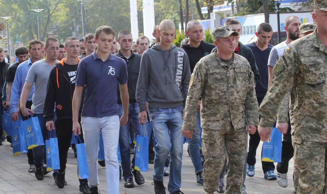 В Киеве от службы в армии уклоняются 80% призывников – Матиос