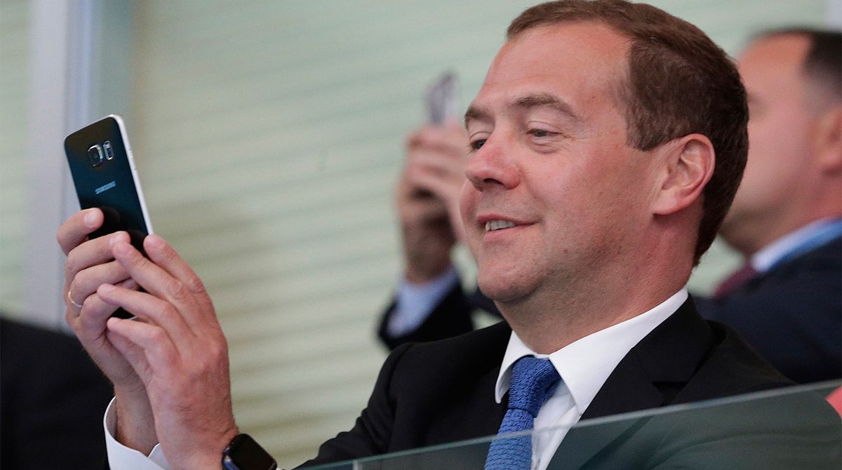 Медведев объяснил, в чем суть новых санкций против Украины