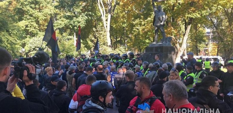 Полиция прокомментировала столкновения в Мариинском парке
