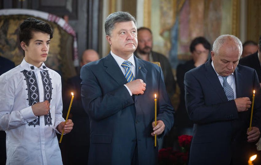Порошенко: реакция украинцев на решение Синода – слезы радости