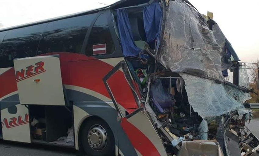 Водителя автобуса, в котором погибла Поплавская, отправили под домашний арест