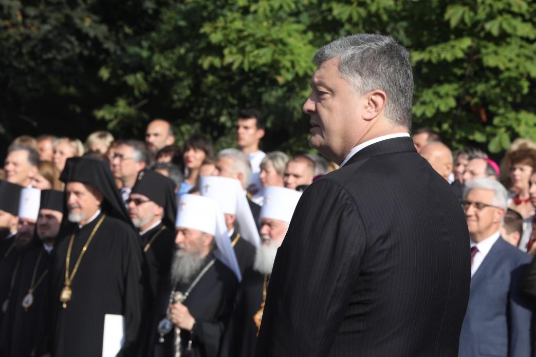 В РПЦ ответили на призыв Порошенко «вернуться домой»