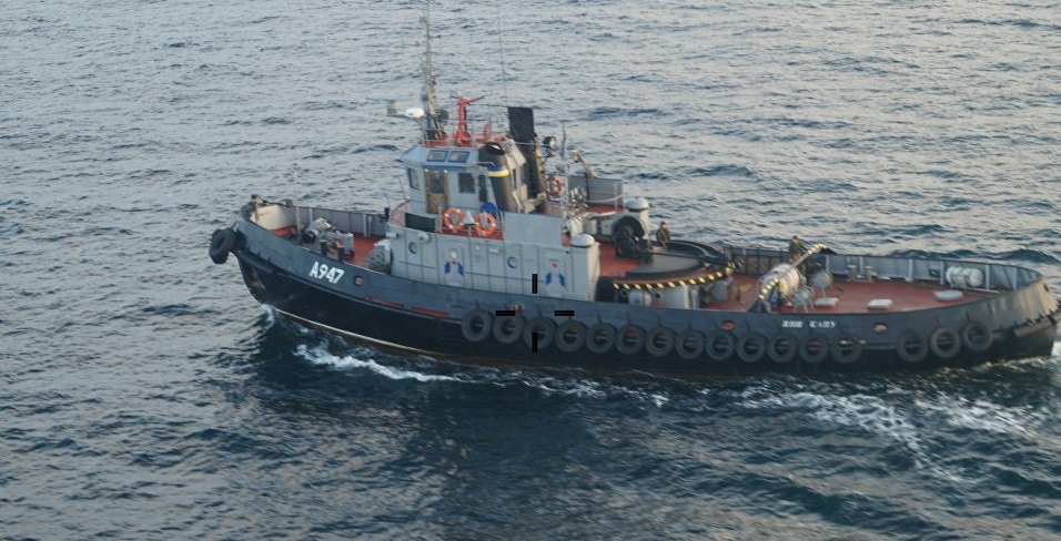 ВМС: Украинские корабли идут в Мариуполь, несмотря на противодействие РФ