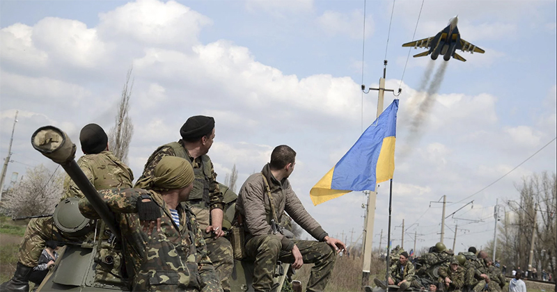 Что может ждать украинцев после введения военного положения?