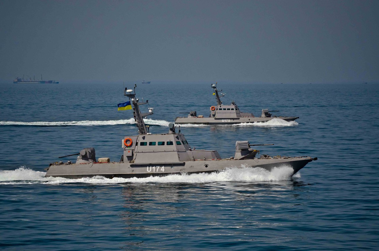 ФСБ подтвердила задержание украинских кораблей и сообщения о стрельбе