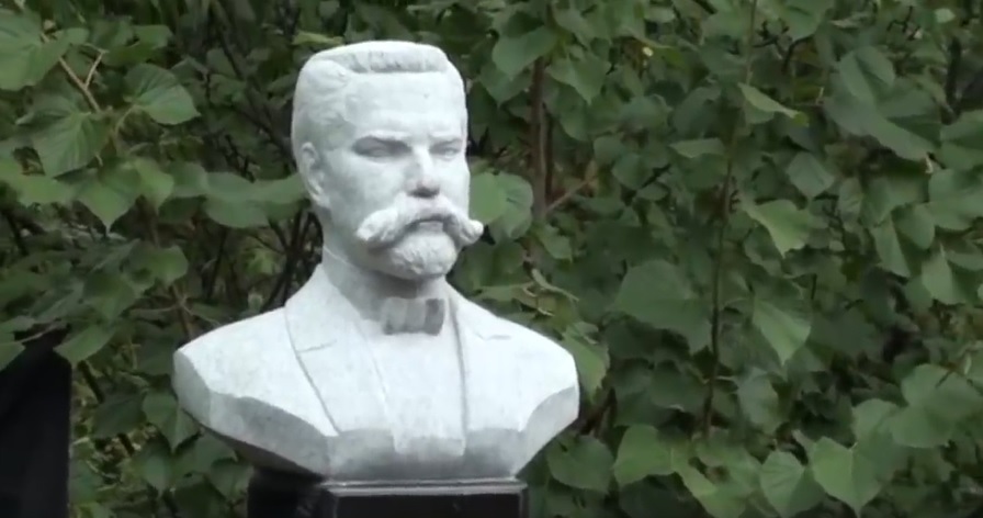 В Киеве восстановили памятник автору лозунга «Украина для украинцев»