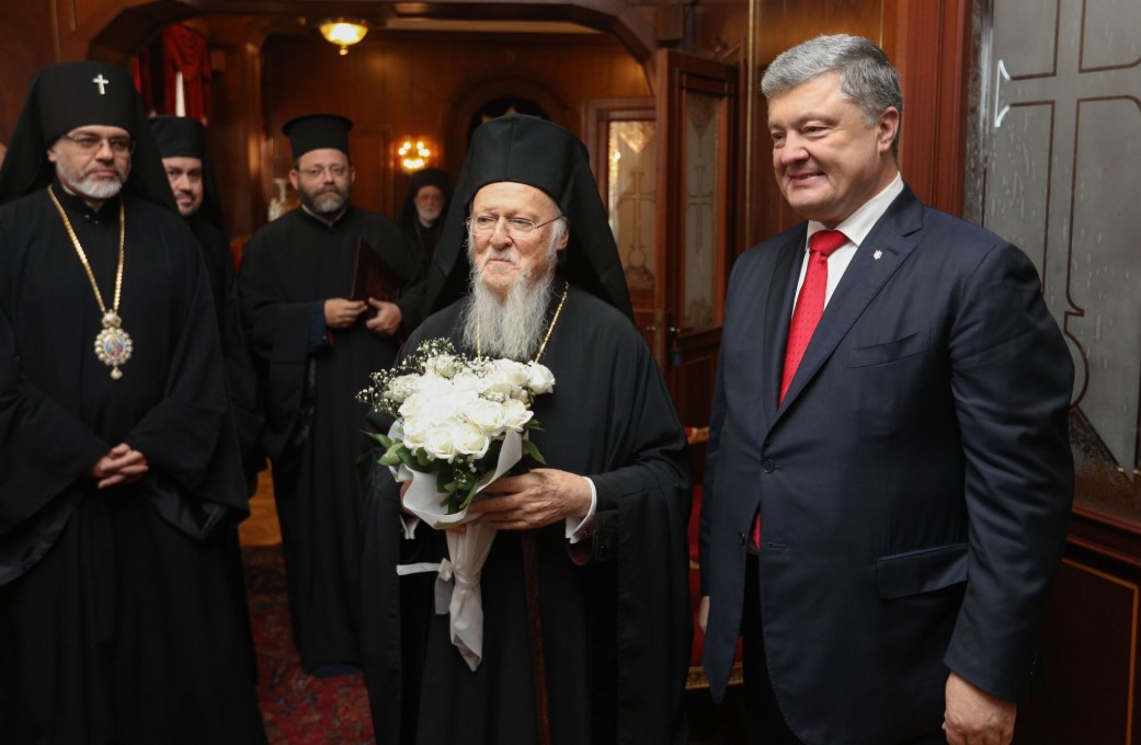 Порошенко подписал с Варфоломеем соглашение о сотрудничестве Украины и Вселенского патриархата
