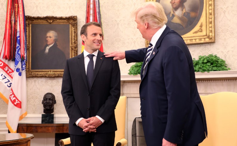 В правительстве Франции Трампа пристыдили за нападки на Макрона