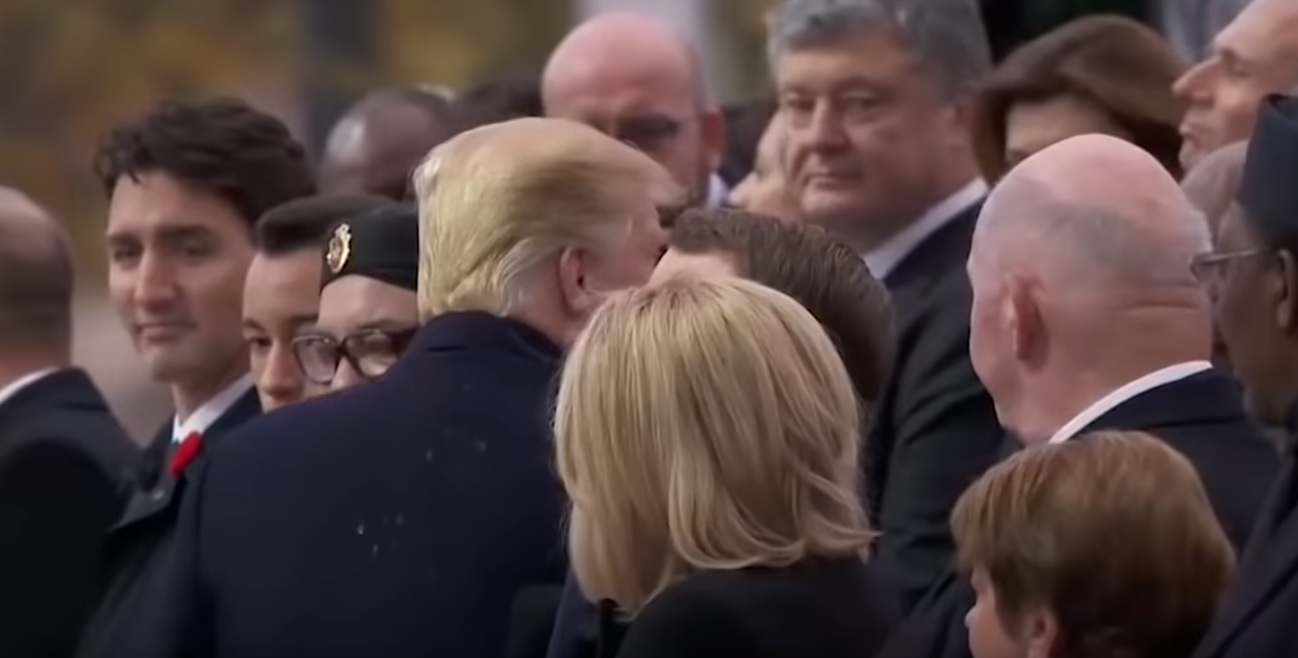 Видео: Трамп не поздоровался с Порошенко на церемонии в Париже