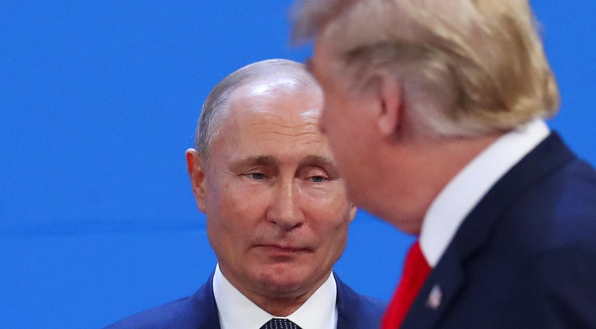 Белый дом: Трамп и Путин провели неформальную беседу