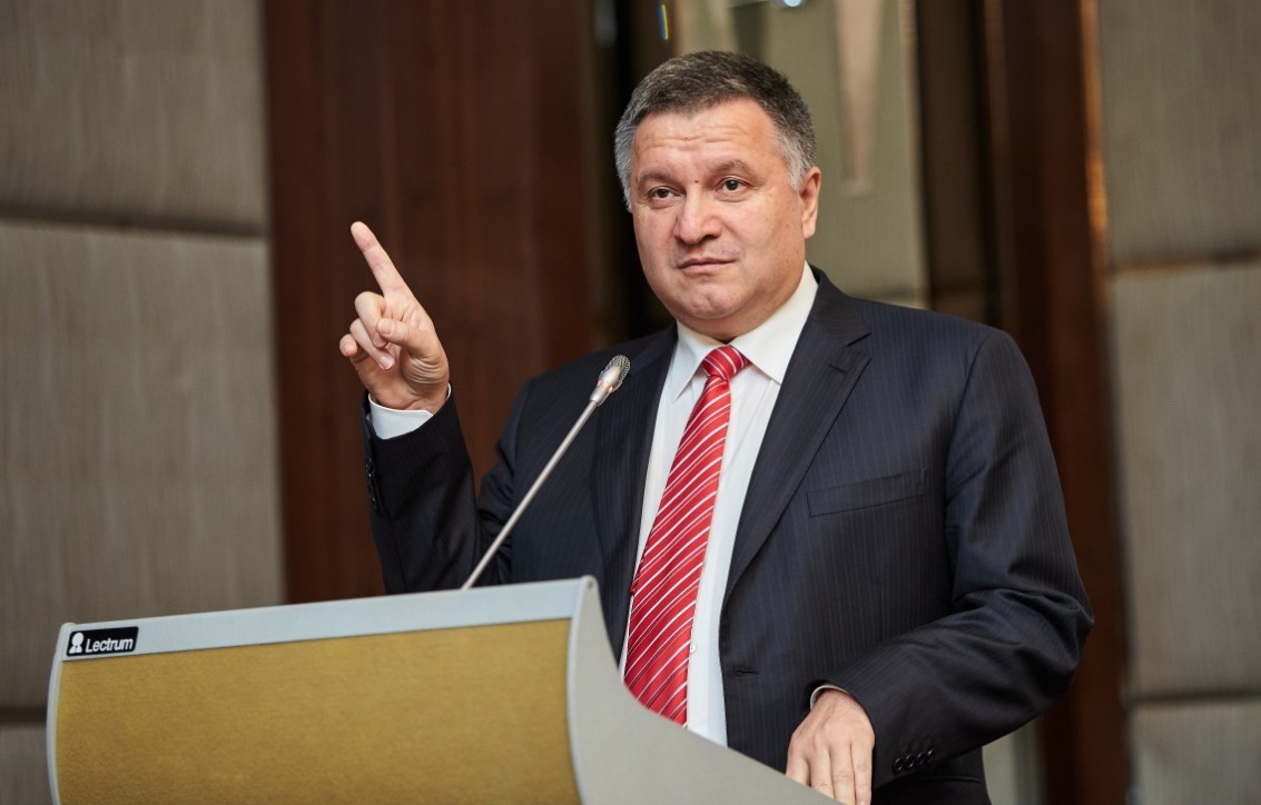 Аваков: дам показания Генпрокуратуре РФ в обмен на экстрадицию Януковича