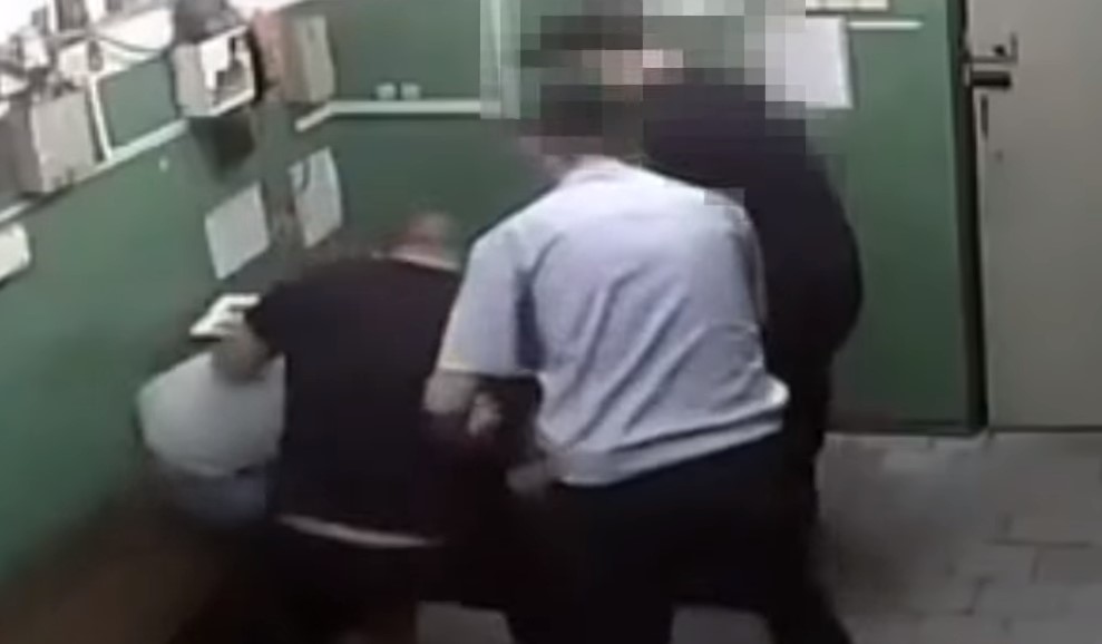 Суд отпустил под залог полицейских, избивавших людей в харьковском метро