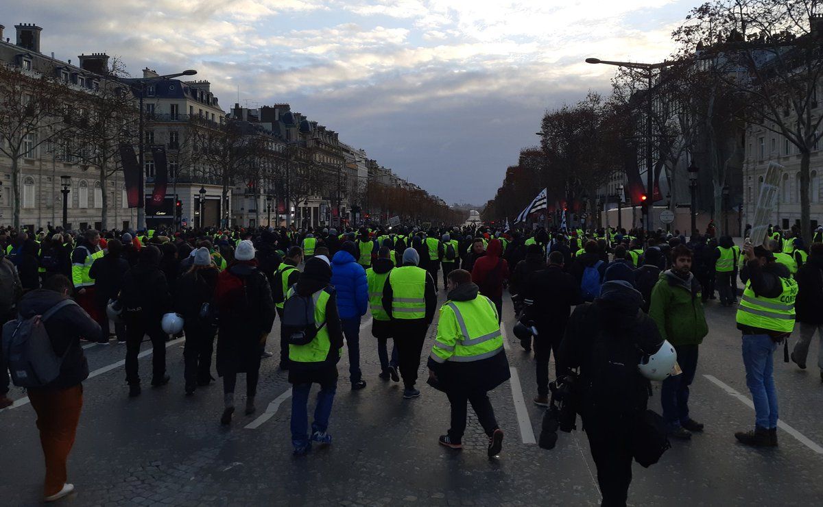 В Париже перед началом акции протеста задержали 354 человека