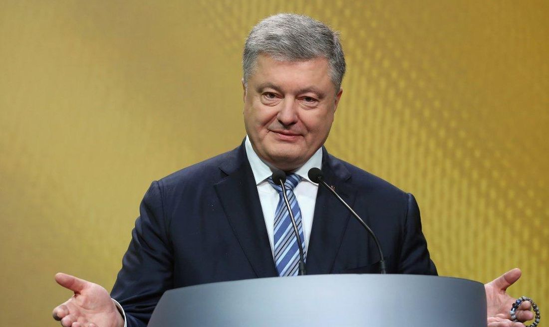 Порошенко: в Кремле не будут решать, кому из украинских героев объявлять анафему