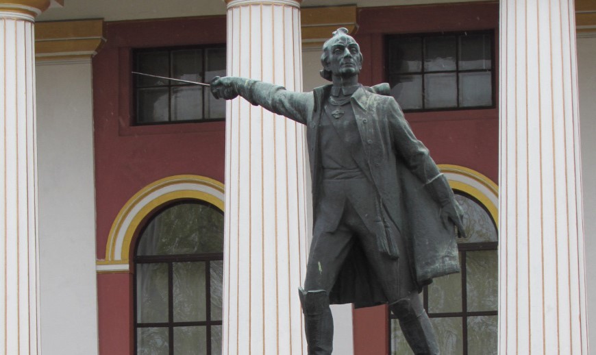 Минкульт согласовал демонтаж памятника Суворову