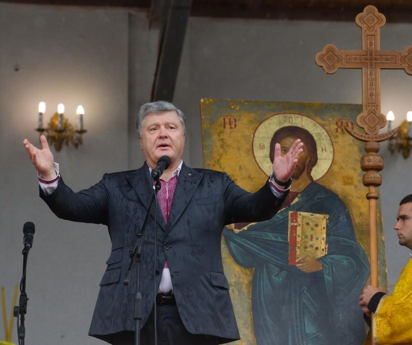 В РПЦ ответили на призыв Порошенко показать томос