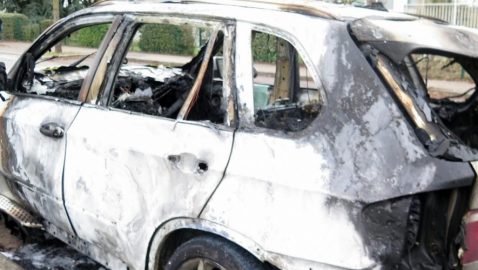 В Парижском регионе на Новый год сожгли почти 300 машин – СМИ