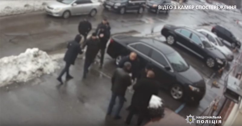 Полиция показала видео нападения на певца Дзидзьо