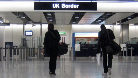 Британии не удалось выдворить 50 тысяч мигрантов