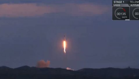SpaceX запустила Falcon 9 с десятью спутниками (видео)