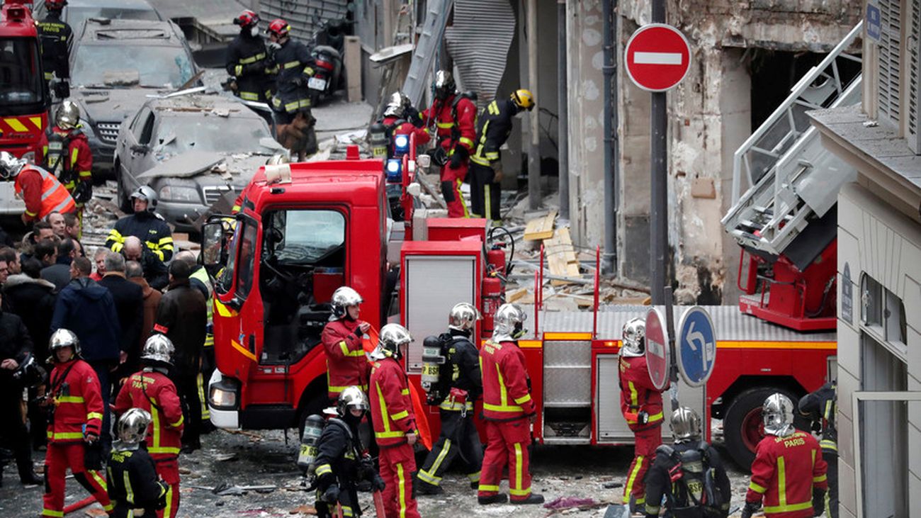 От взрыва в Париже погибли 4 человека