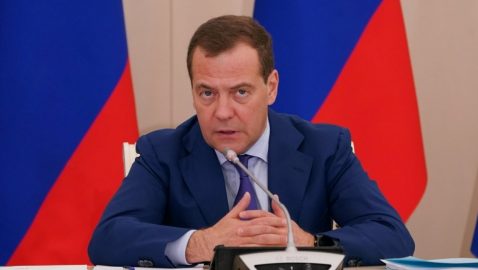Медведев призвал Беларусь ценить поддержку со стороны России