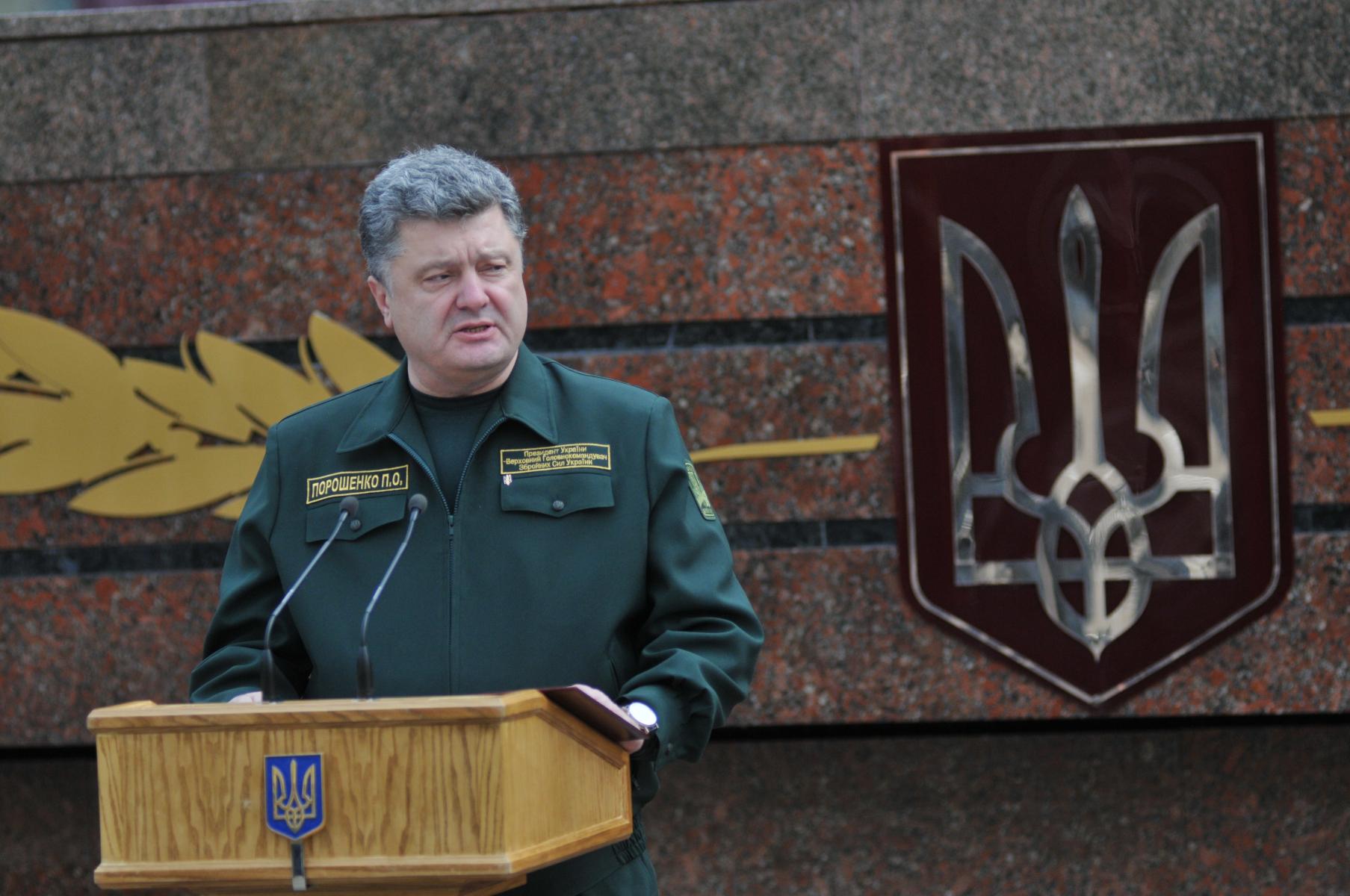 Порошенко заявил, что «киборги» победили в Донецком аэропорту