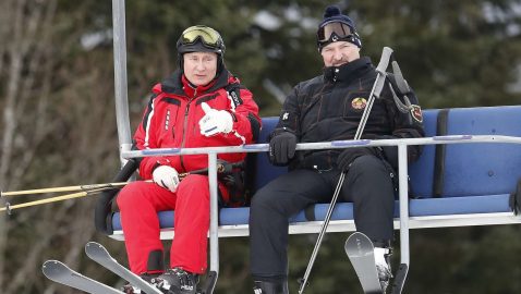 Путин и Лукашенко покатались на лыжах в Сочи