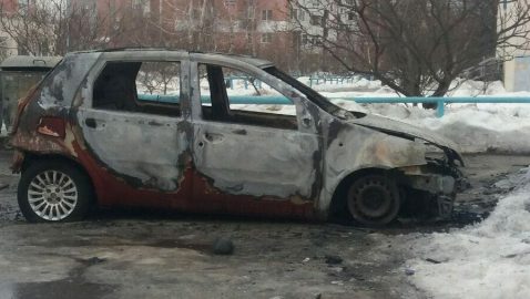 В Полтаве ночью подожгли шесть машин