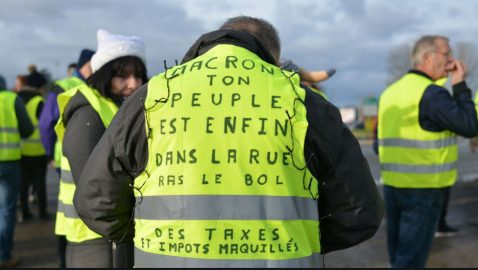 «Желтые жилеты» анонсировали новые акции протеста