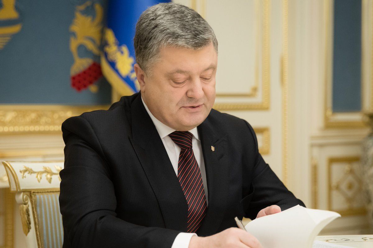 Порошенко подписал закон о недопуске российских наблюдателей
