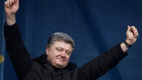 Порошенко заявил, что помогал спасать раненых на Майдане
