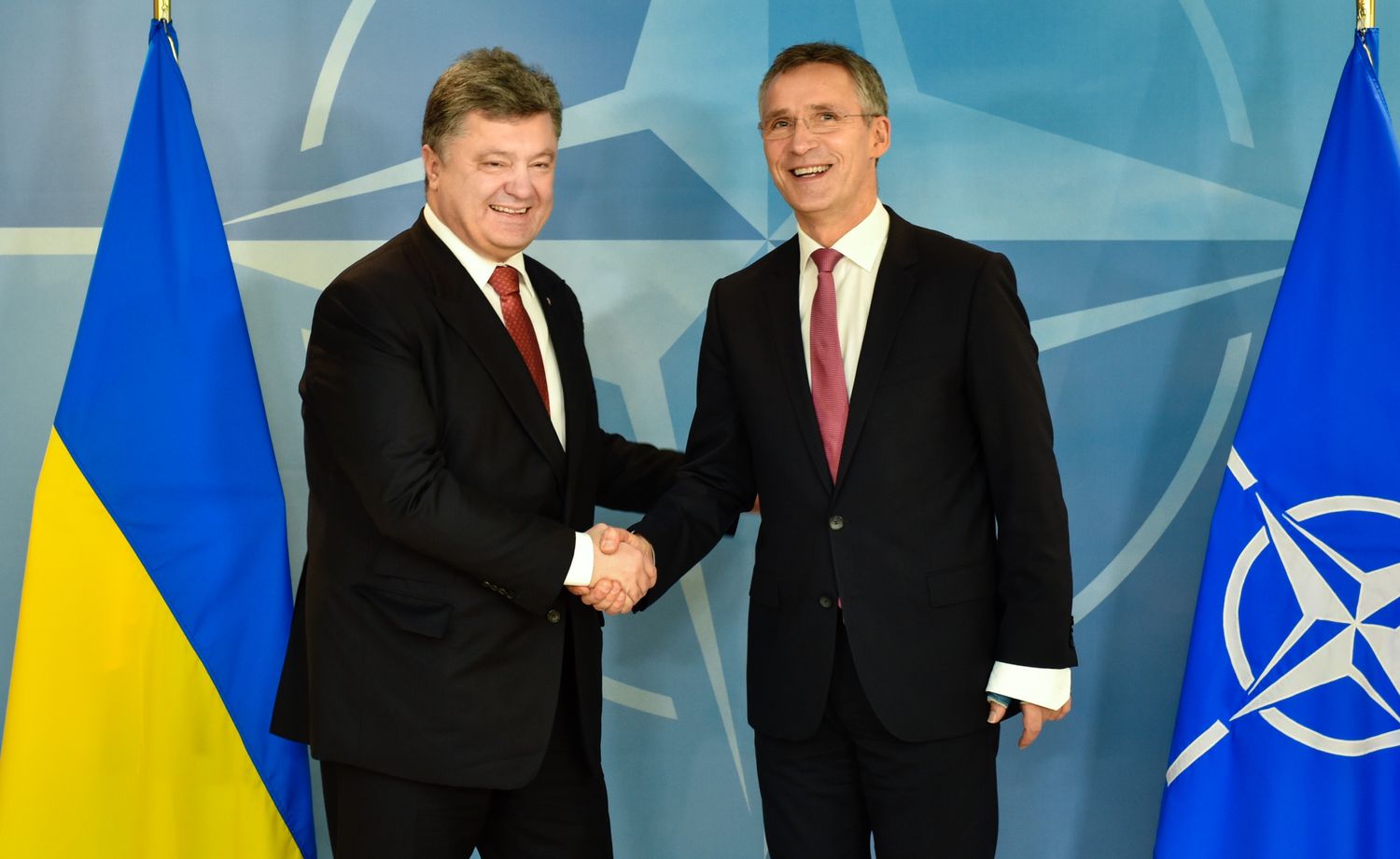 Порошенко обсудил со Столтенбергом сотрудничество Украины и НАТО