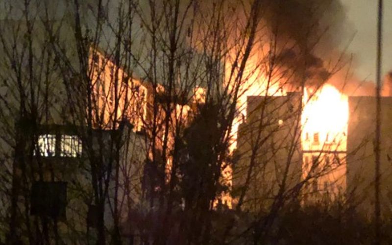 В Париже при пожаре в доме погибли семь человек