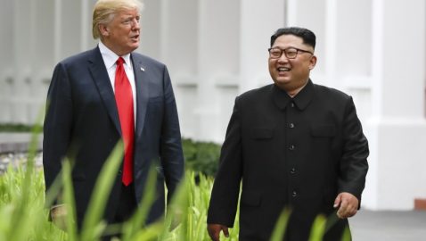 Трамп вылетел на встречу с Ким Чен Ыном