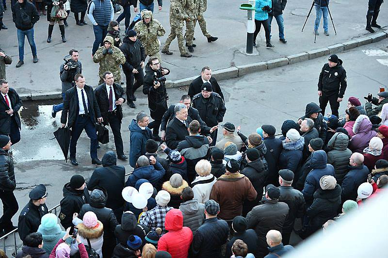 Фотограф показал, в каких условиях был сделан снимок с «убегающим» Порошенко