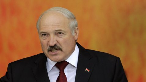 Лукашенко призвал прекратить нападки на Украину из «российского утюга»