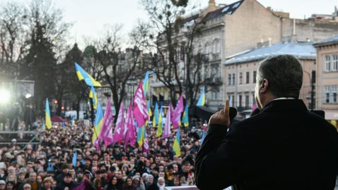 Порошенко насчитал более 25 тыс человек на своем митинге во Львове