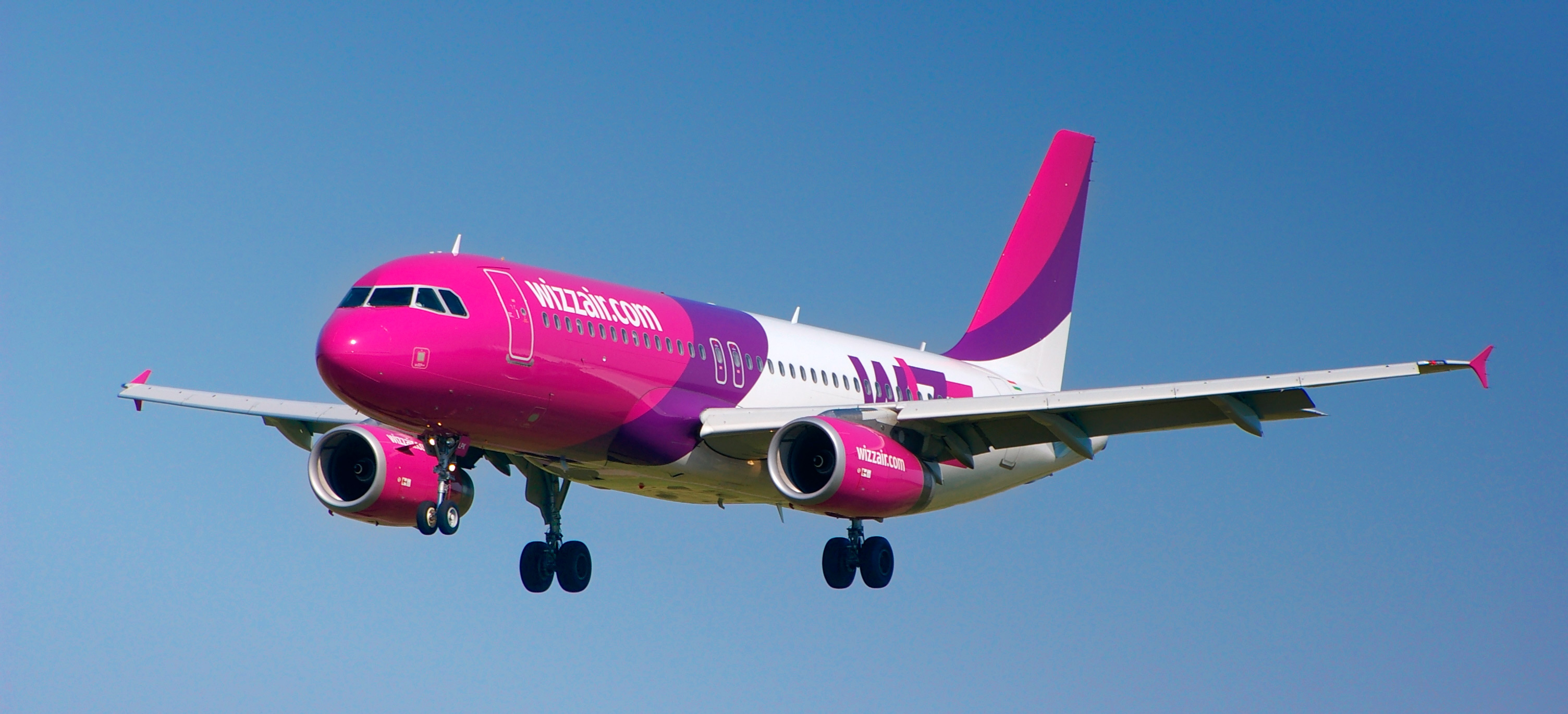 Wizz Air не пустила на самолет в Киев российских журналистов