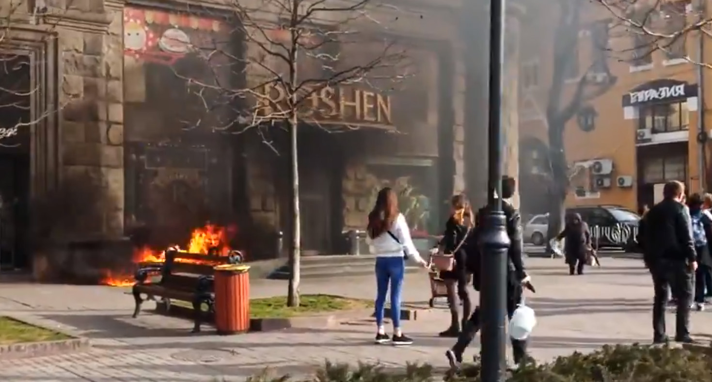Полиция задержала поджигателя магазина Roshen