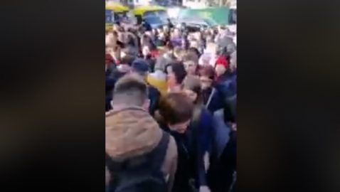 На станции метро в Киеве возникла давка